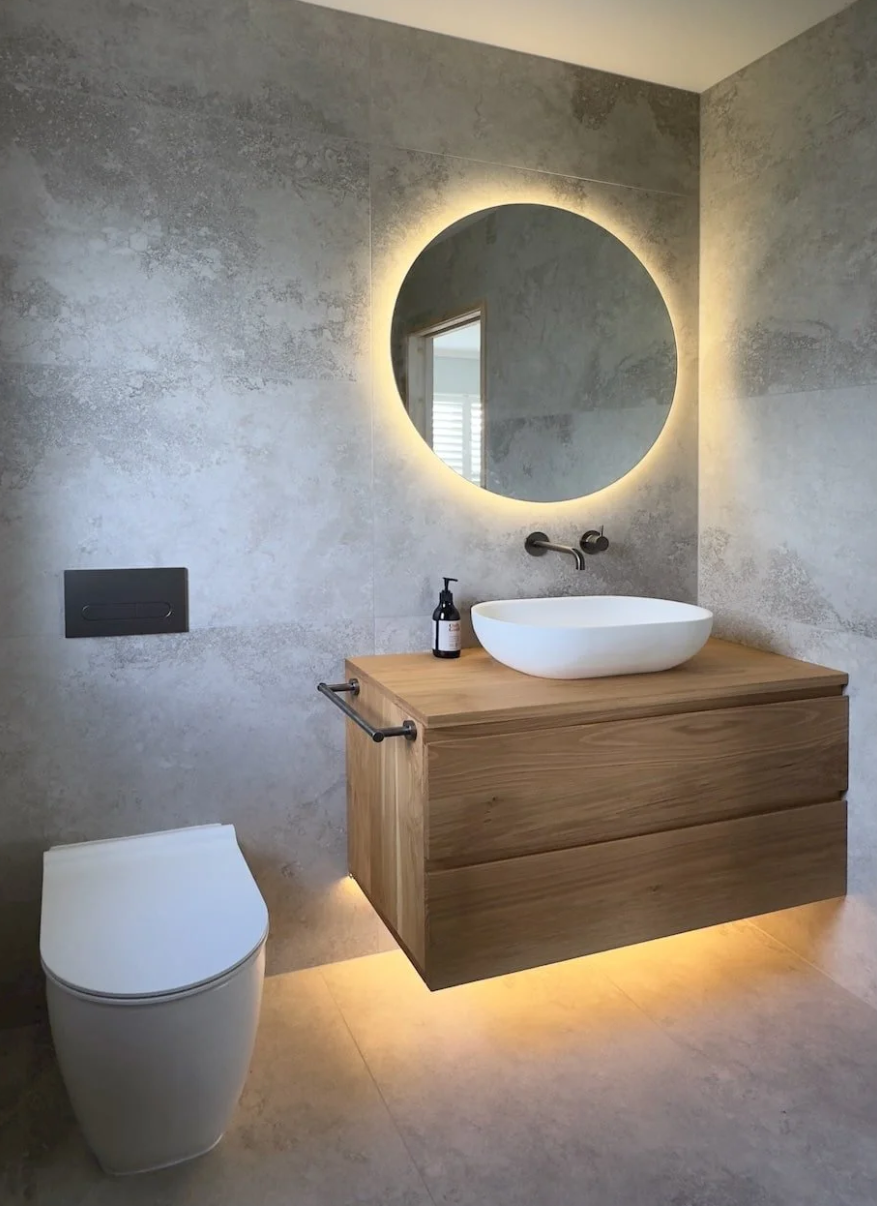 vonios kambario apšvietimas